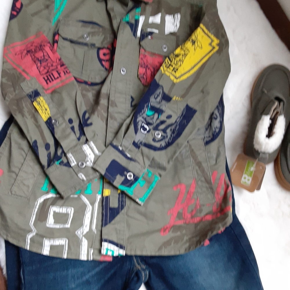 Set - Picture 2 of 2